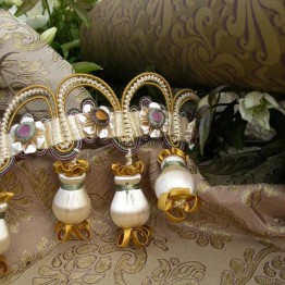 Обои Watts / Depden with Fleurs braid